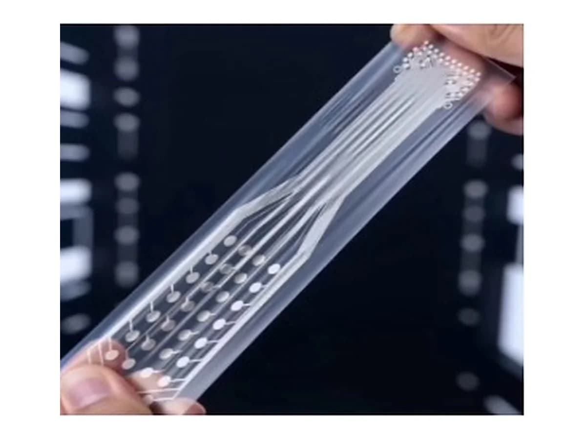 渗透毛发电极实物:多根细丝电极阵列